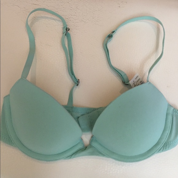 **SOLD**Gilly Hicks Demi Bra - Picture 2 of 6